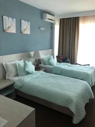 Отель Alcor Beach Hotel Мамая Стандартный двухместный номер с 2 отдельными кроватями-1