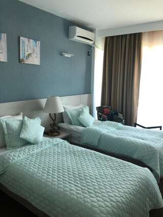 Отель Alcor Beach Hotel Мамая Стандартный двухместный номер с 2 отдельными кроватями-5