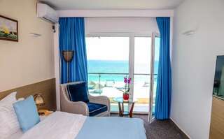Отель Alcor Beach Hotel Мамая Двухместный номер с 1 кроватью и балконом, вид на море-9
