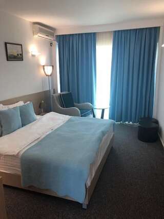 Отель Alcor Beach Hotel Мамая Двухместный номер с 1 кроватью и балконом, вид на море-14
